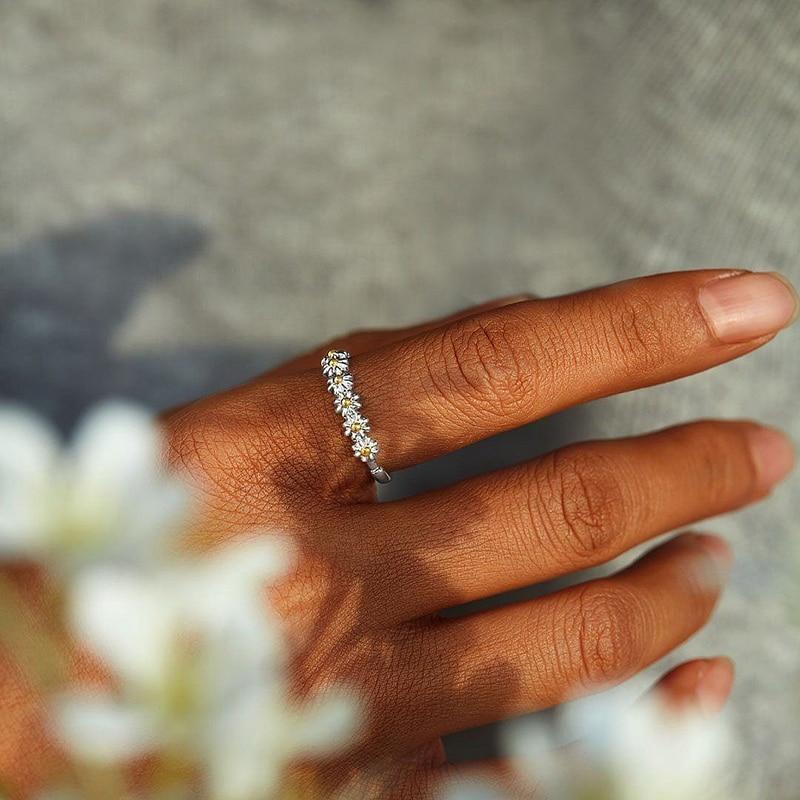 Lourdes | ANILLO AJUSTABLE DE PLATA CON MARGARITA