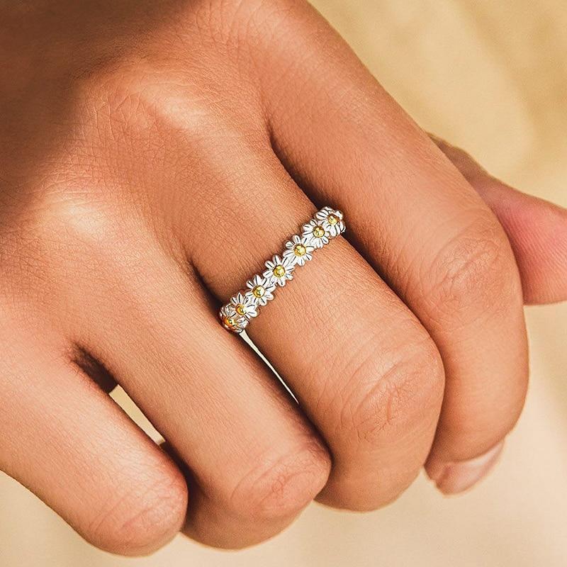 Lourdes | ANILLO AJUSTABLE DE PLATA CON MARGARITA
